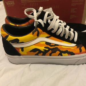 Vans men’s size 9 lava camo